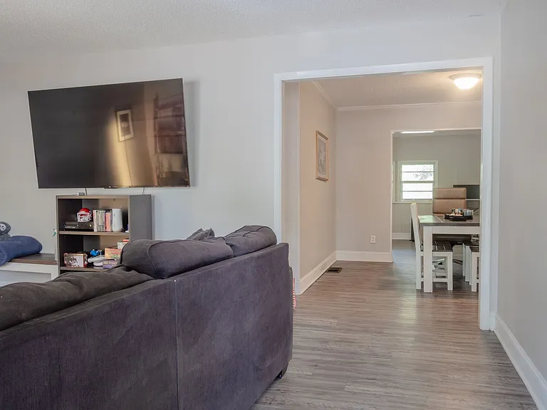 411 College Blvd — Photo 3