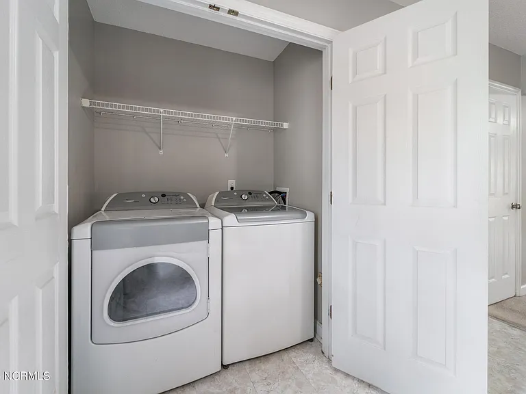 300 Burley Dr #10 — Photo 6
