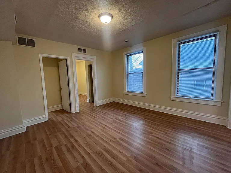 595 Park Street — Photo 5