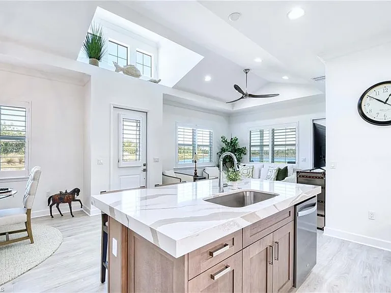 6984 Saona Ct — Photo 3