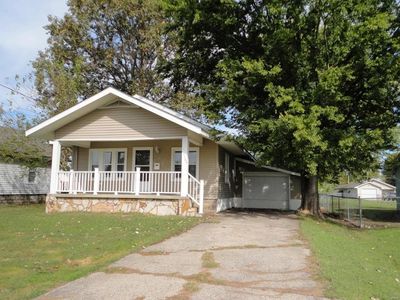 1104 E Reeves St, Marion, IL, 62959