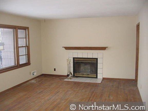 2nd image of 1924 Brookdale Drive
