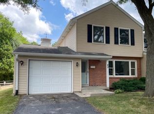 42 Whitcomb Cir, Madison, WI 53711