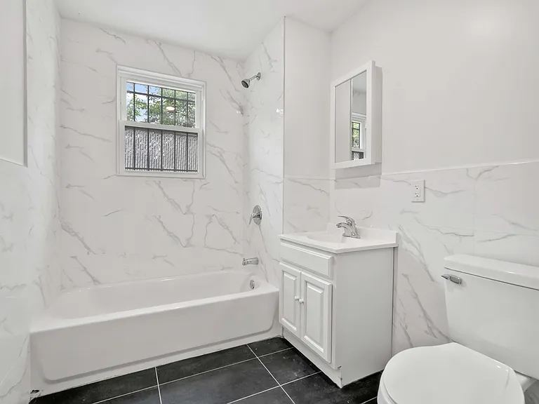 1278 E 222nd St #1 — Photo 5