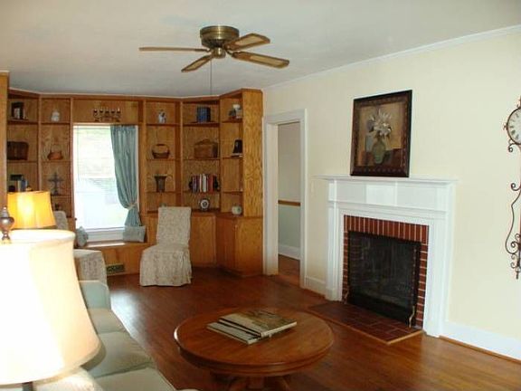 Living Room w/ Traditiona