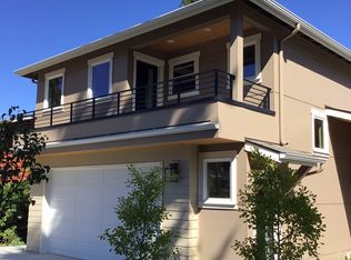 12836 NE 84th St #B, Kirkland, WA 98033