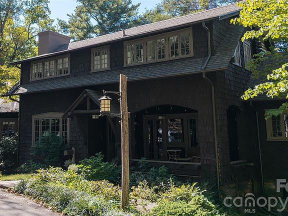3rd image of 40 Canterbury Rd N