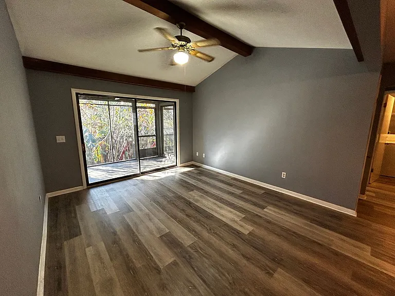 1007 W 11th Ct — Photo 7
