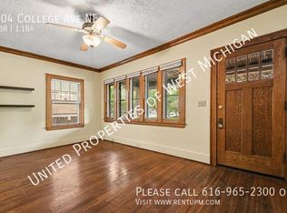 304 College Ave NE, Grand Rapids, MI 49503