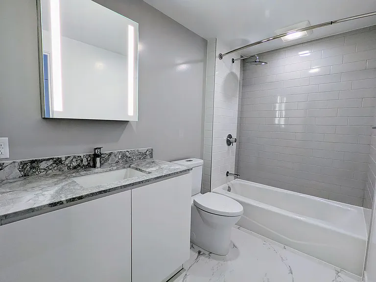 987 Queen St #3109 — Photo 14