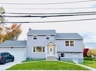 65 Central Park Rd, Plainview, NY 11803