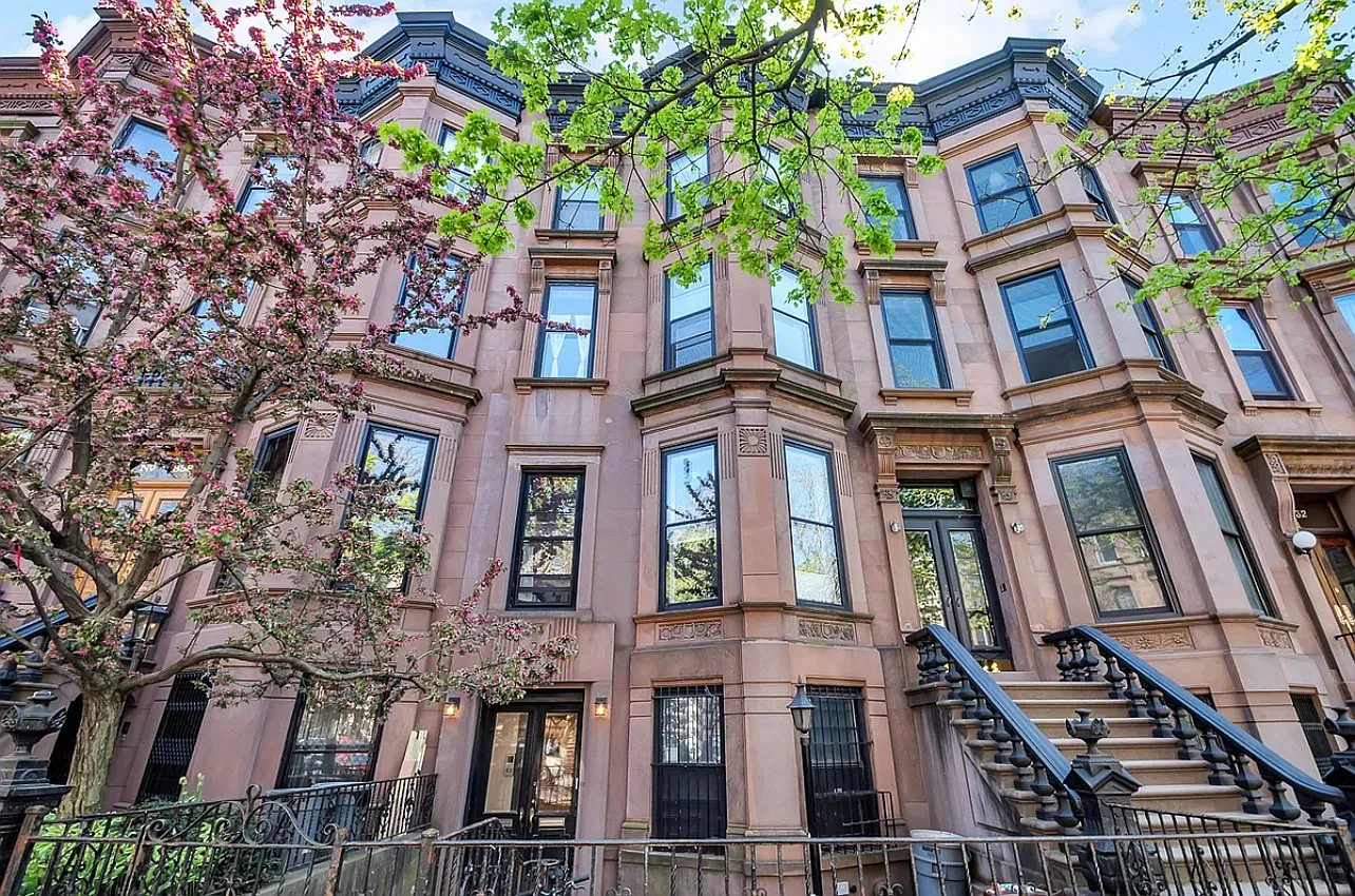 836 Union Street — Photo 1