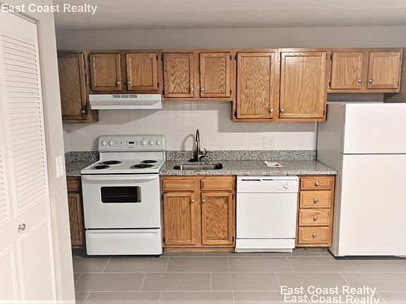 5th image of 12 Cottage Pl #10