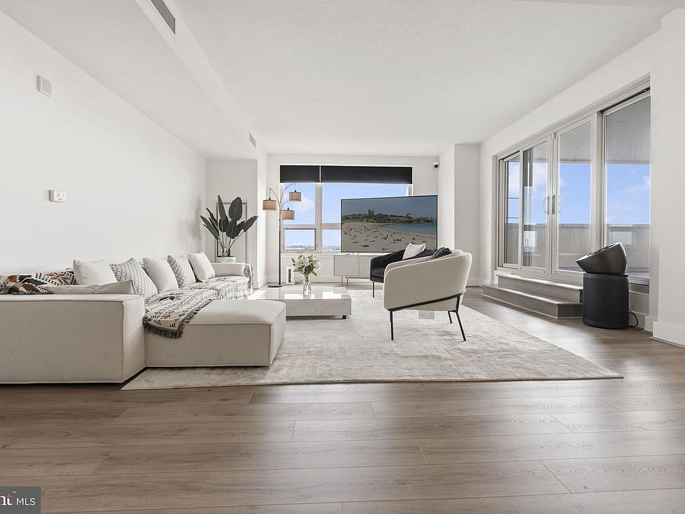 1st image of 717 S Chris Columbus Blvd #1102