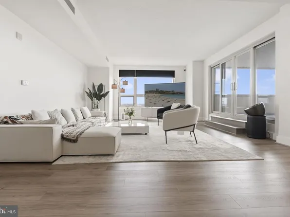 717 S Chris Columbus Blvd #1102, Philadelphia, PA 19147