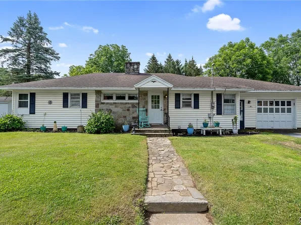 97 Salisbury St, Lacona, NY 13083
