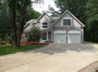 4910 River Woods Rd, Lake City, MI 49651