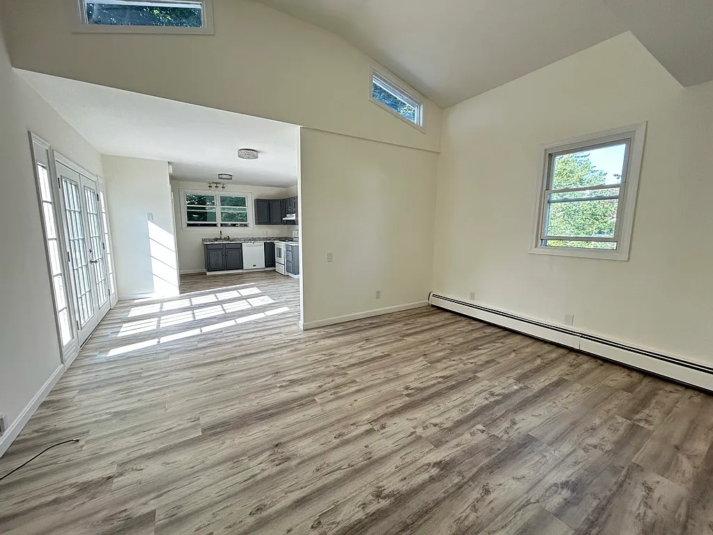 1 bed, 800 sqft, $1,800 — Photo 2