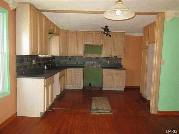 5th image of 716 Avenue H