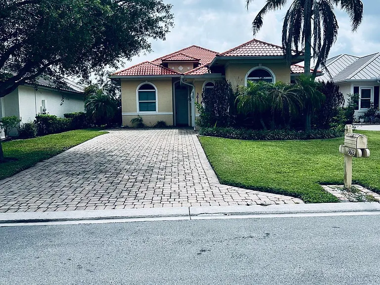 3612 Grove Ct — Photo 1