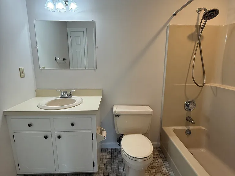1 Barrington Dr #B — Photo 22