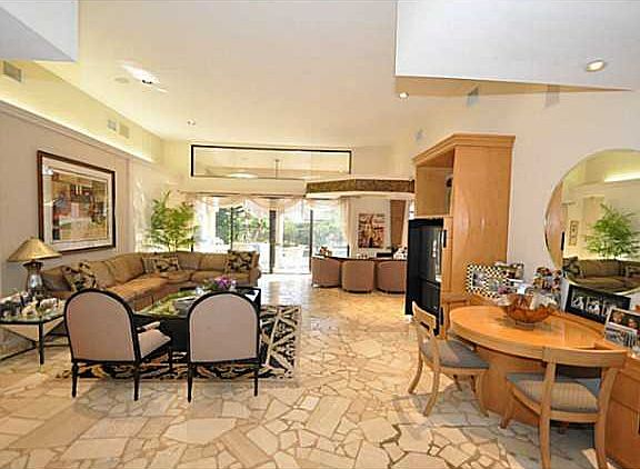 Home For Sale In Broken Sound