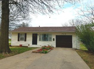 733 N Poplar St, Ottawa, KS 66067