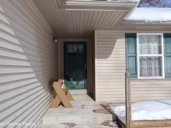 2nd image of 4122 W Duck Lake Rd