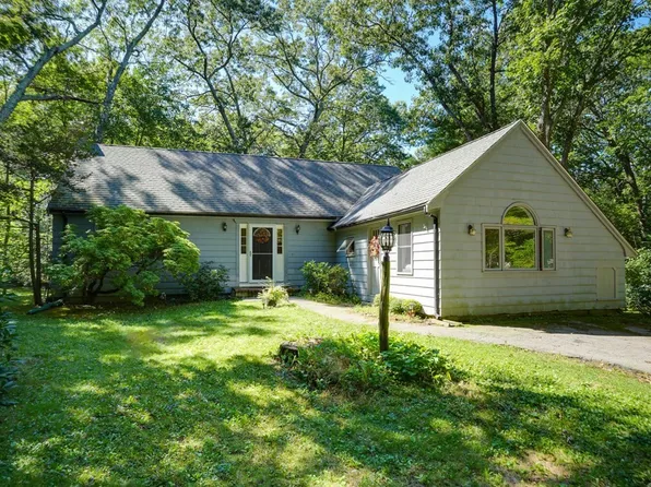 18 Park St, Norfolk, MA 02056