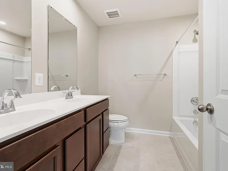 64 Dripping Spring Dr — Photo 11