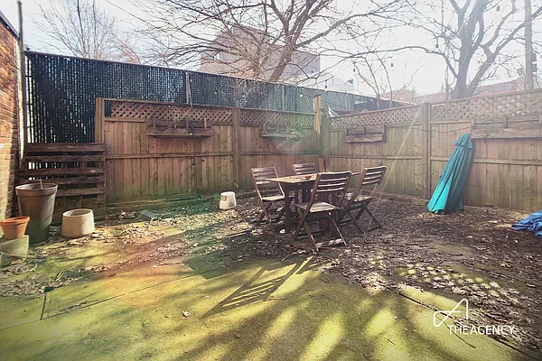 Rented by The Agency | media 17