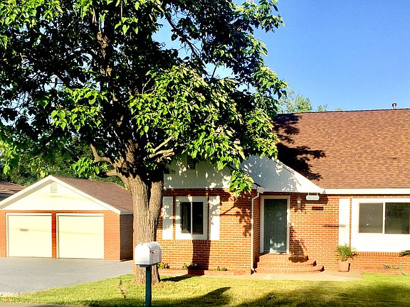 2nd image of 8264 Mariposa Ave