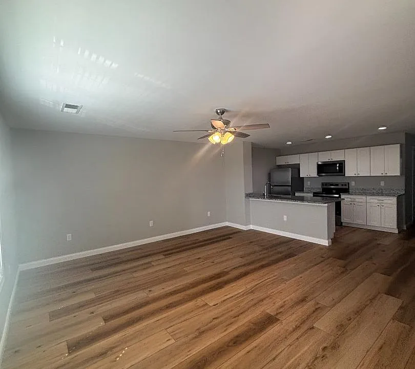 701 Lake Harriette Dr
