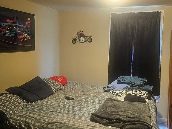 4th image of 505 Harris St