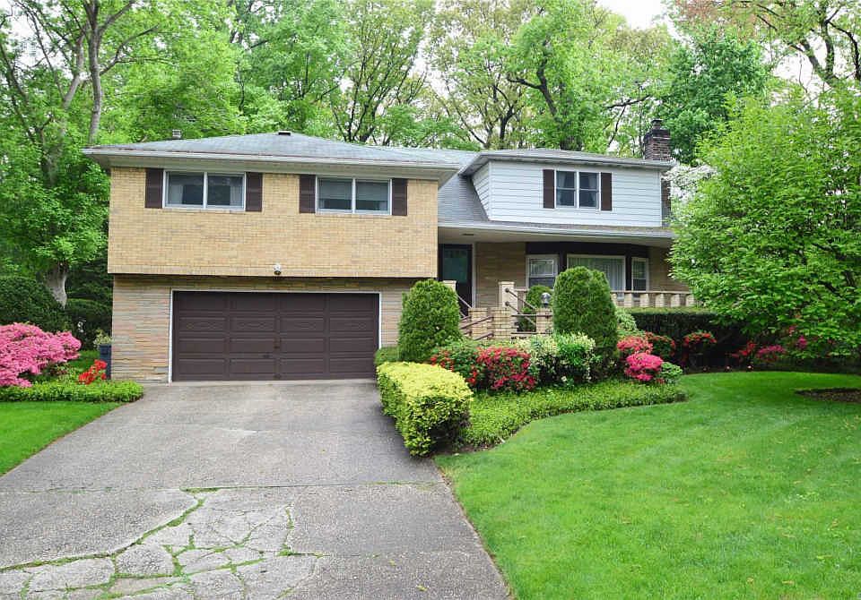 1st image of 21 Wooleys Ln E #21