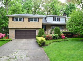 21 Wooleys Ln E #21, Great Neck, NY 11021