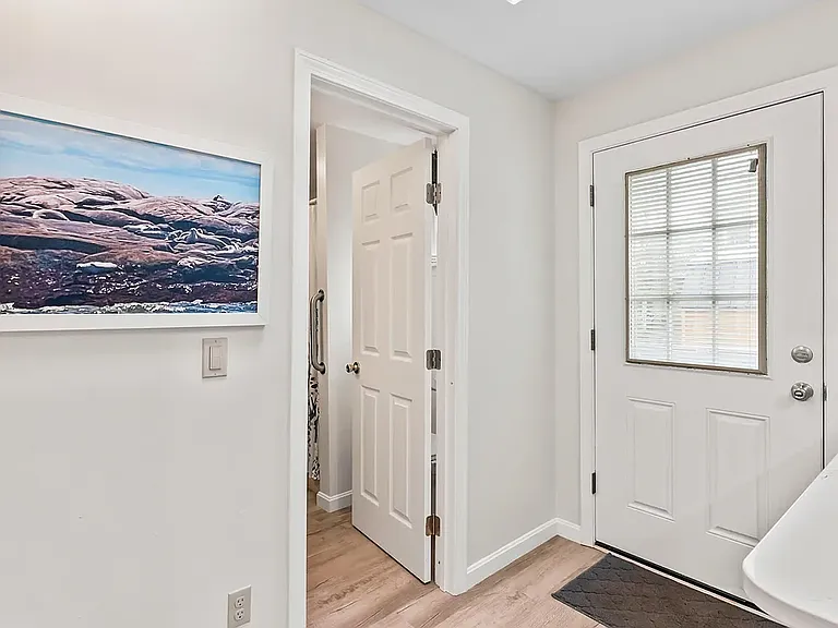 618 Gurnet Rd — Photo 10
