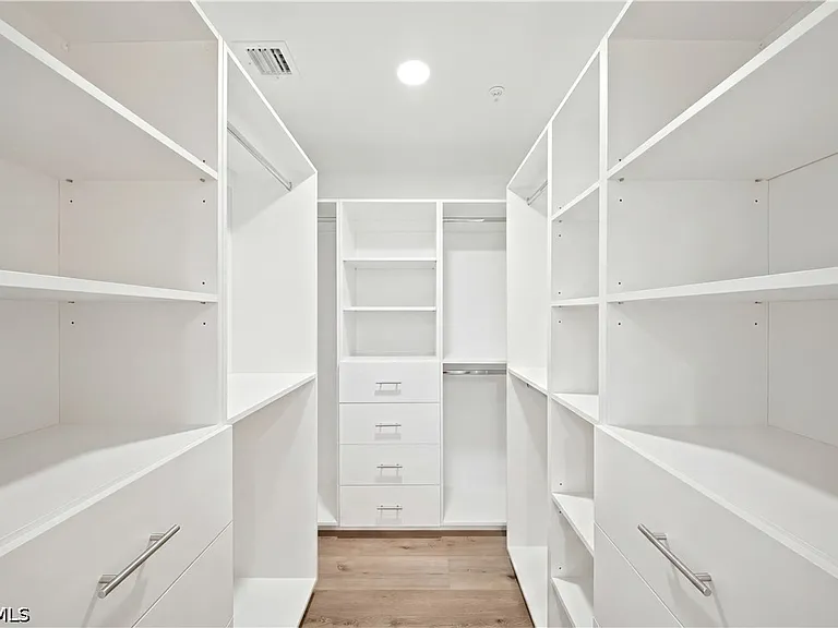 248 4th Ave S #D-201 — Photo 21