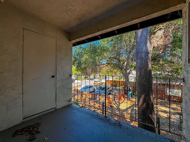 1201-1213 Eggleston St — Photo 15