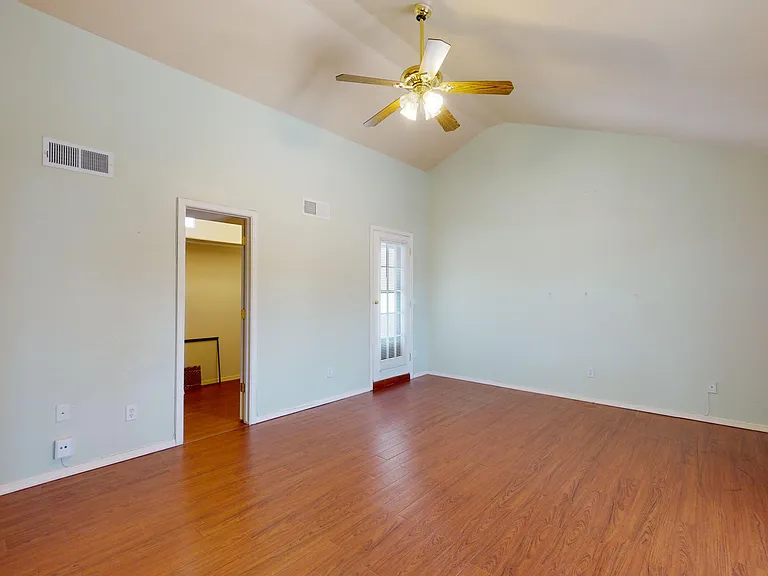 6256 Escondido Dr — Photo 14