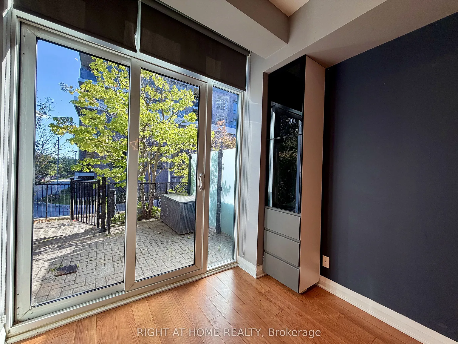 4 bed, $3,900 — Photo 2