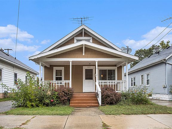 3rd image of 1021 Myrtle St NW