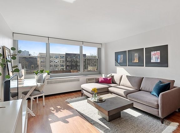 4th image of 555 W Cornelia Ave APT 308
