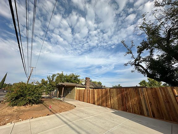 3rd image of 5327 Cypress Ave
