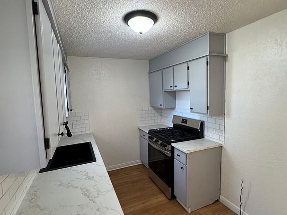 4th image of 4745 SE 27th St