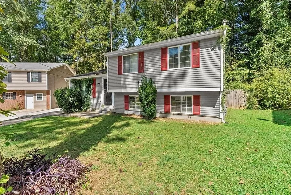 3 bed, 1568 sqft, $2,300 — Photo 2