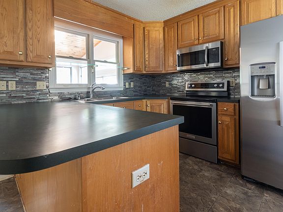 4th image of 13 Warbler Ln