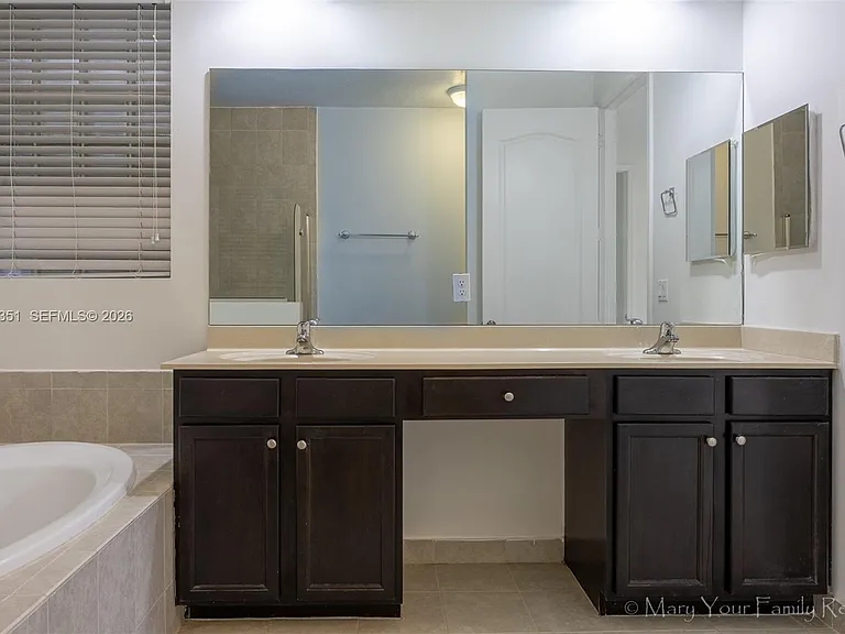3841 Aspen Leaf Dr — Photo 16