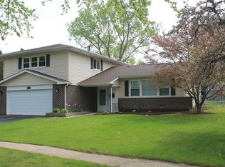 7709 Dalewood Pkwy, Woodridge, IL