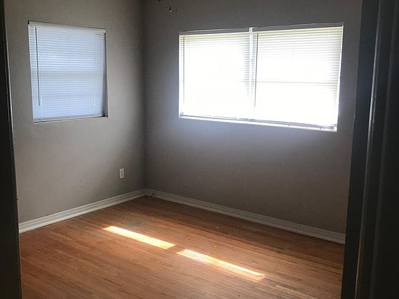 4th image of 916 Cass St